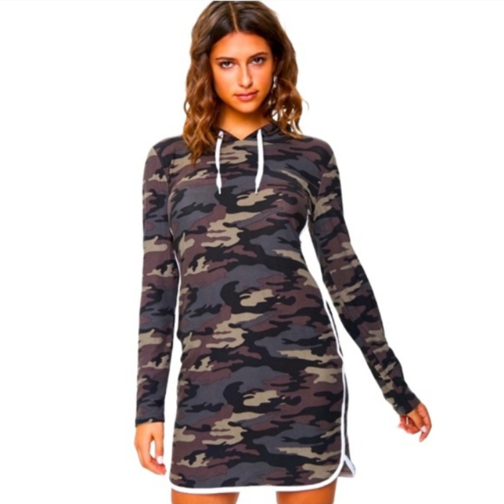 Feathers Camo Bodycon Mini Dress Sz M  NWOT